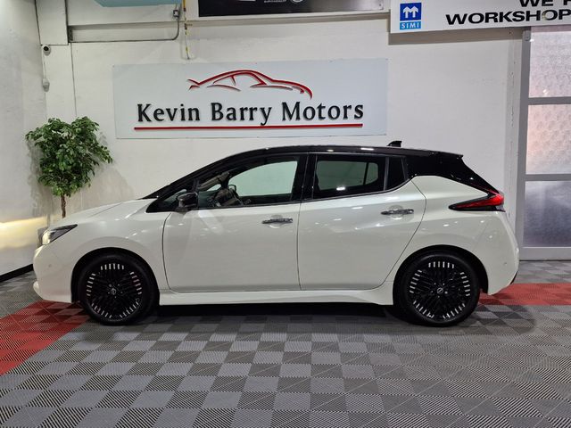 Image for 2023 Nissan Leaf EV TEKNA (40KW BATTERY) AUTOMATIC **TOP SPEC / APPLE CARPLAY / BLIND SPOT ASSIST / BOSE PREMIUM SOUND / HEATED F&R SEATS / HEATED STEERING WHEEL / SAT NAV / 360 DEGREE PARKING CAMERA**