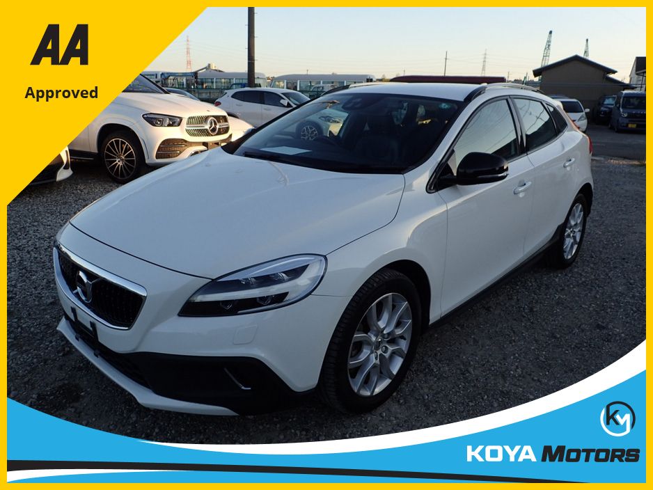 Image for 2017 Volvo V40 2.0 D4 CROSS COUNTRY SE LUXURY DIESEL 190 BHP AUTOMATIC // FULL LEATHER ELECTRIC SEATS // REVERSING CAMERA // CRUISE CONTROL // LANE ASSIST // FULL HARMAN KARDON SURROUND SOUND SYSTEM // TOP SPEC