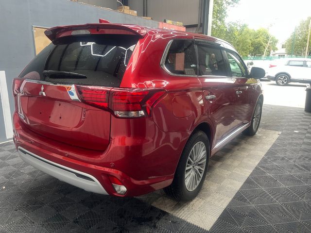 Image for 2019 Mitsubishi Outlander 2019 MITSUBISHI OUTLANDER 4WD PHEV G 2.4 HYBRID / 79k KMs / ELETRIC AND HEATED SEATS /REVERSE CAMERA / ADAPTIVE CRUISE & MORE