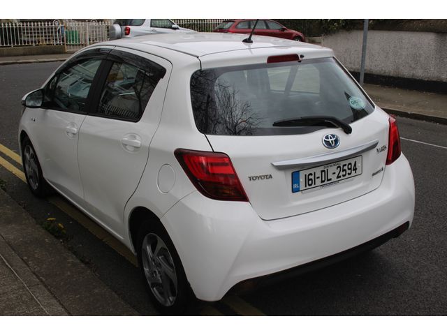 Image for 2016 Toyota Yaris Hybrid Luxury MC 5DR Auto