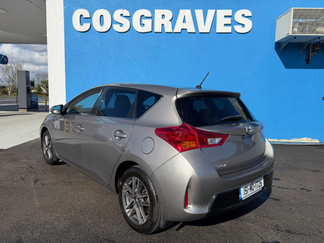 Image for 2015 Toyota Auris Petrol 1.33 5DR SOL * HEATED SEATS / REVERSING CAMERA / BLUETOOTH * 