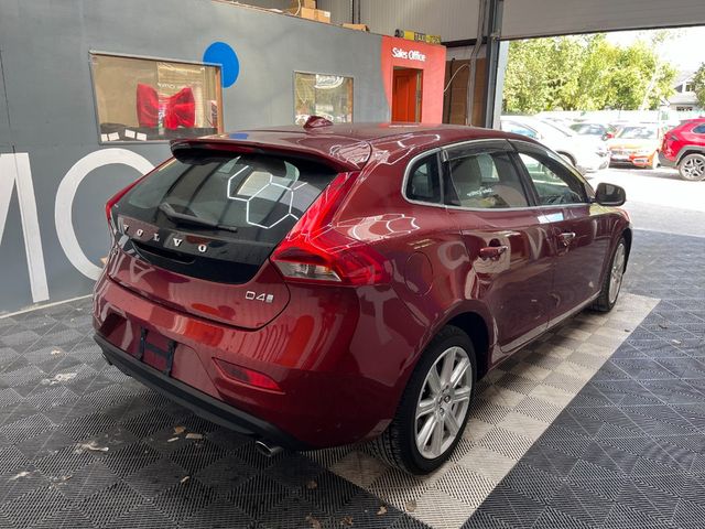 Image for 2017 Volvo V40 2017 VOLVO V40 D4 2.0 AUTOMATIC / CRUISE CONTROL / PARKING CAMERA / ELECTRIC MEMORY & HEATED SEATS / PADDLE SHIFTERS AND MORE