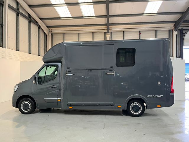Image for 2021 Renault Master Stallion box
