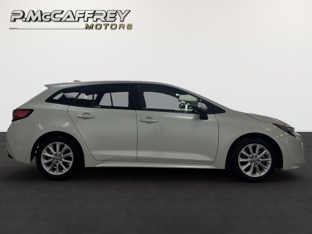 Image for 2022 Toyota Corolla 1.8 Hybrid Luna