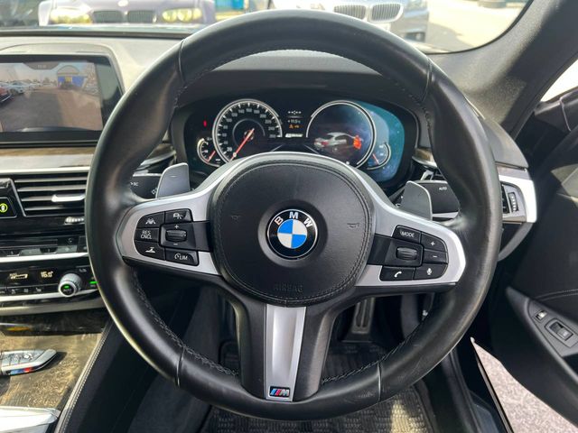 Image for 2019 BMW 5 Series 530e M-SPORT COMPETITION PACK 2.0 HYBRID // LOW MILEAGE // LEATHER HEATED SEATS // DUAL ZONE CLIMATE CONTROL 
