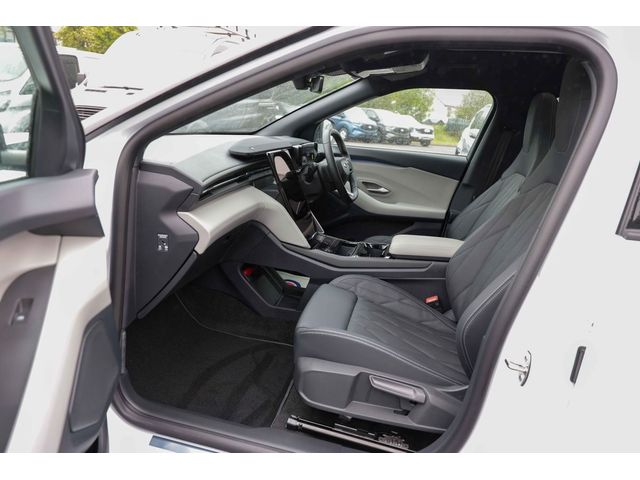 Image for 2025 Ford Capri Ford Capri Premium Extended Range. What a great looking car