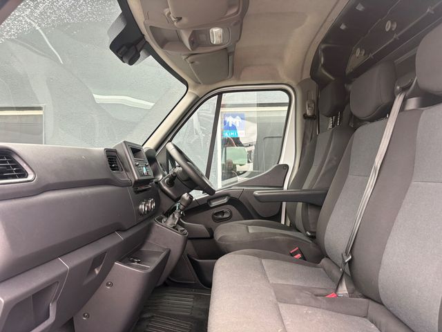 Image for 2023 Renault Master 
