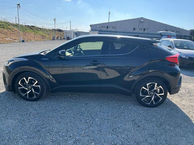 Image for 2017 Toyota C-HR 172 G Half Leather