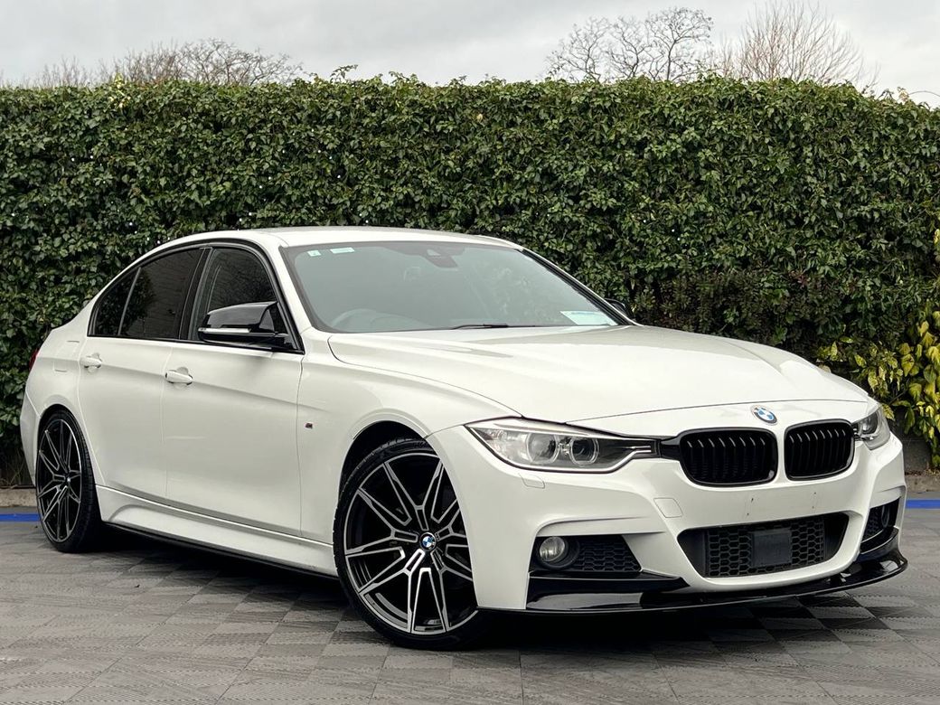 Image for 2015 BMW 3 Series 320d M-SPORT COMPETITION // SERVICE HISTORY // NEW 20" M3 ALLOYS // DUAL ZONE CLIMATE CONTROL
