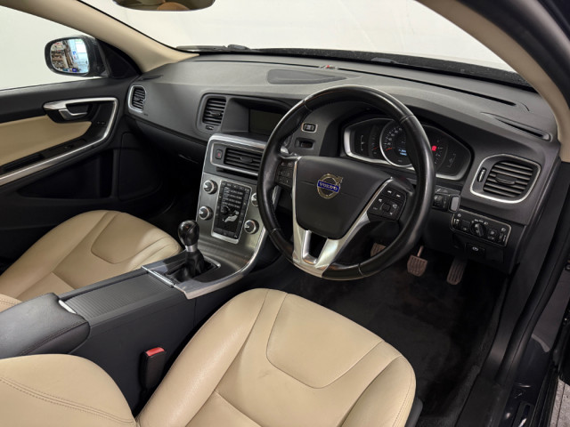 Image for 2015 Volvo S60 **SE MODEL**17" ALLOYS**FULL LEATHER**2 KEYS**AUTO LIGHTS**LEATHER MULTIFUNCTION STEERING WHEEL**DUAL ZONE CLIMATE**CRUISE CONTROL**8 X SERVICE STAMPS**FRONT AND REAR PARKING SENSORS**