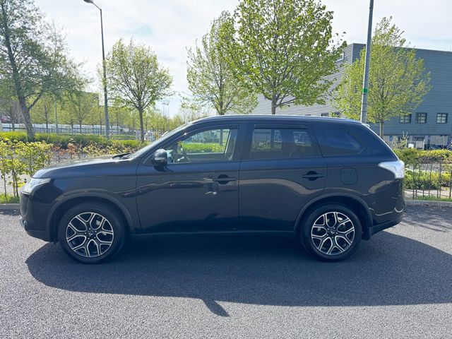 Image for 2015 Mitsubishi Outlander NEW 2.2 DID 4WD 7-STR 6M 150PS AS&G 6MT 4DR