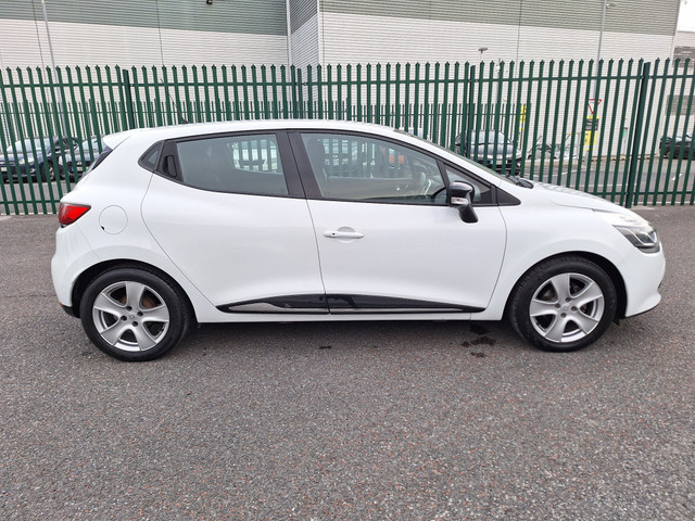Image for 2016 Renault Clio 1.2 PETROL, DYNAMIQUE MODEL, LOW MILEAGE, FINANCE, WARRANTY, 5 STAR REVIEWS