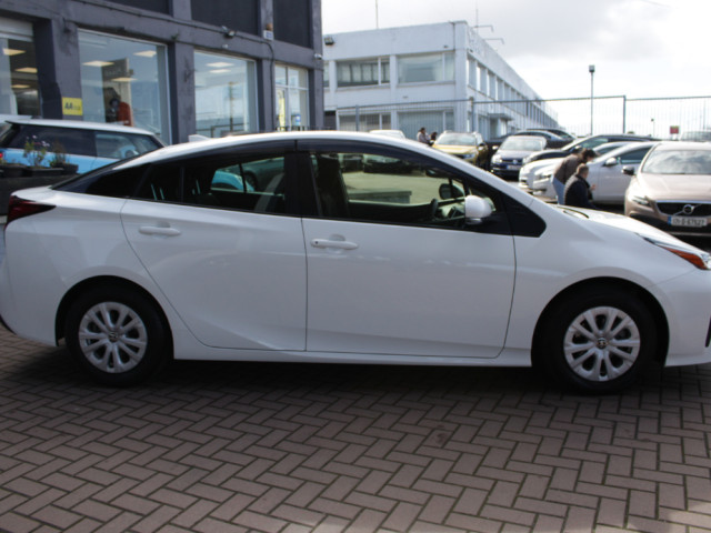 Image for 2021 Toyota Prius 1.8 HYBRID LUXURY 