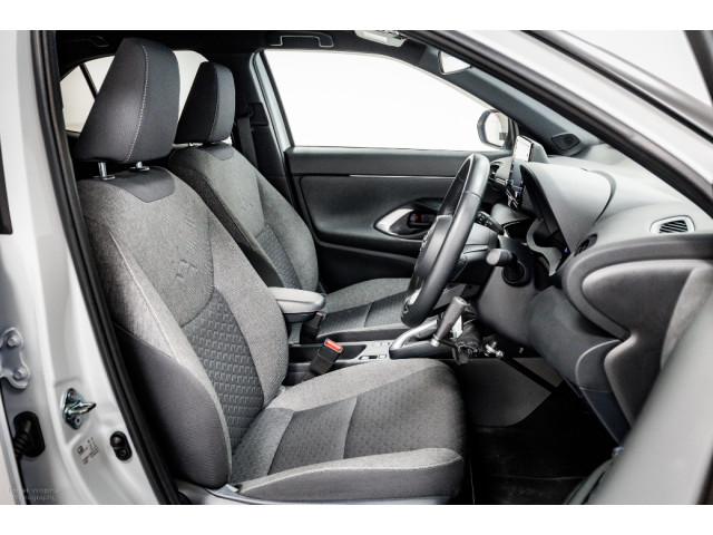 Image for 2022 Toyota Yaris Cross Luna Sport 1.5 Hybrid Auto 115HP 