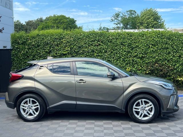 Image for 2022 Toyota C-HR 1.8 HYBRID AUTO // 17" ALLOYS // 360 PARKIGN CAMERAS // BLUETOOTH MUSIC