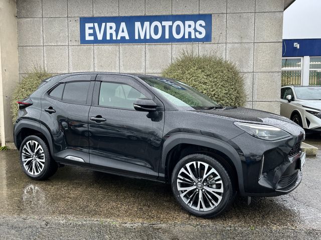 Image for 2022 Toyota Yaris Cross Z HYBRID AUTOMATIC 1.5 PETROL //LOW MILES//HIGH SPEC//HALF LEATHER HEATED SEATS//HEATED STEERING WHEEL//360 PARKING CAMERAS//KEYLESS ENTRY//ADAPTIVE CRUISE CONTROL//