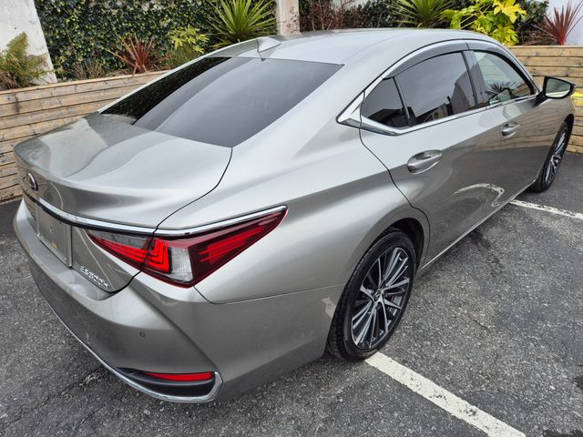 Image for 2023 Lexus ES 300h 2.5 HYBRID / LUX SPEC / LOW MILEAGE / TAX €170 (232 REG) 