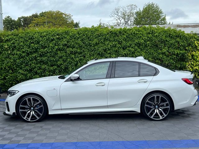 Image for 2020 BMW 3 Series 330e M-SPORT COMPETITION 2.0 HYBRID // OPENIN SUNROOF // FULL SERVICE HISTORY // LEATHER/ALCANTARA INTERIOR