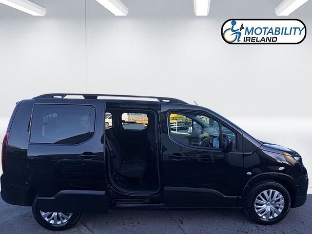 Image for 2024 Peugeot Rifter Wheelchair Accessible