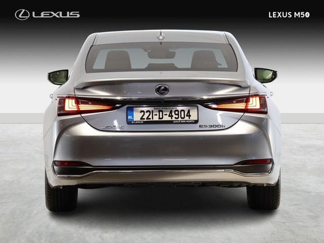 Image for 2022 Lexus ES 300h Dynamic