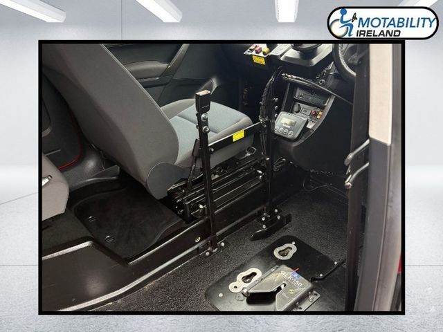 Image for 2018 Volkswagen Caddy Drive From Wheelchair