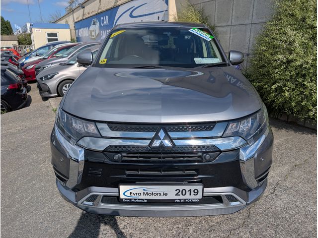 Image for 2019 Mitsubishi Outlander PHEV G PLUS 2.4 PETROL HYBRID AUTOMATIC //HIGH SPEC//HALF LEATHER HEATED SEATS//POWER TAILGATE//ADAPTIVE CRUISE CONTROL//KEYLESS ENTRY//HEATED STEERING WHEEL//