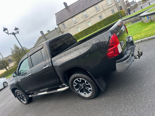 Image for 2017 Toyota Hilux 2.4D4D INV X 148BHP D/C 4DR A