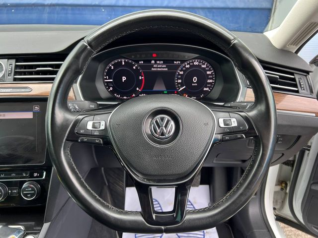 Image for 2019 Volkswagen Passat HIGHLINE 2.0 TDI AUTO // LEATHER HEATED & COOLED SEATS // MULTIMEDIA DISPLAY // 360 DEGREE SURROUND PARKING SENORS