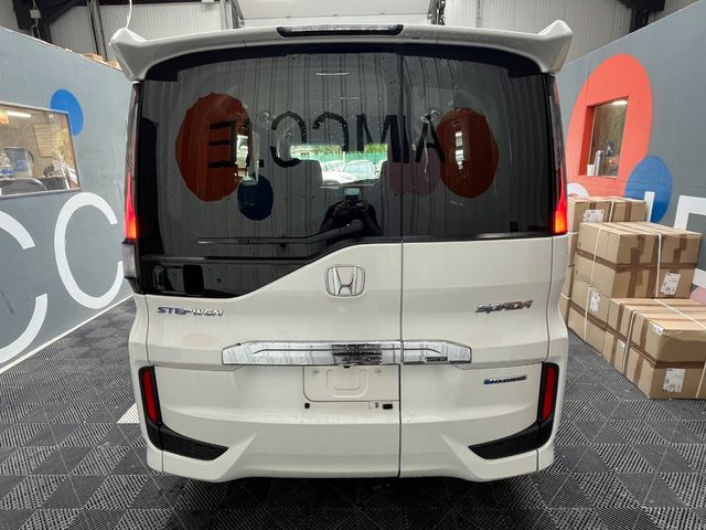 Image for 2020 Honda Stepwagon 2020 HONDA STEPWAGON HYBRID G 2.0 AUTOMATIC / CRUISE CONTROL / PARKING CAMERA / 7 SEATS OPTION / AUTOMATIC & ELECTRIC DOORS AND MORE