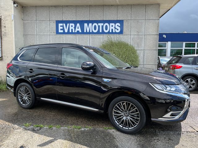 Image for 2020 Mitsubishi Outlander S-EDITION PETROL PLUG IN HYBRID //MASSIVE SPEC//FULL LEATHER//360 PARKING CAMERAS//SUNROOF//