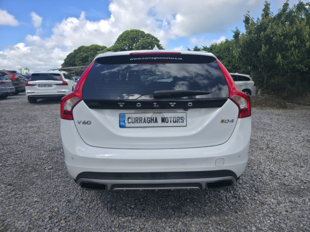 Image for 2017 Volvo V60 Cross Country 