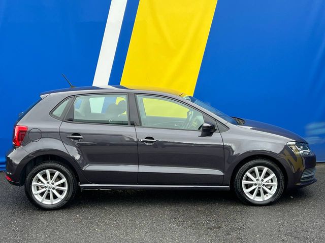 Image for 2015 Volkswagen Polo LOUNGE EDITION 1.2 TSI // 15" ALLOYS // MULTIMEDIA DISPLAY // DIGITAL CLIMATE CONTROL