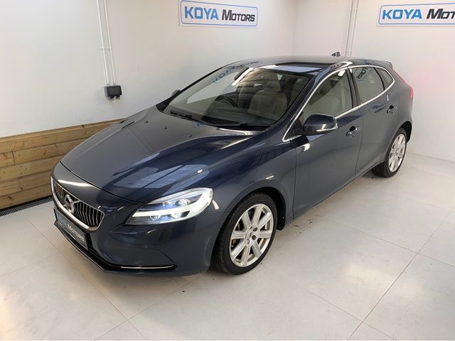 Image for 2017 Volvo V40 D4 2.0 INSCRIPTION PRO DIESEL AUTOMATIC // FULL ELECTRIC HEATED LEATHER // NORDIC LIGHT OAK INLAYS // FACELIFT MODEL // HARMON KARDON PRO // IMMACULATE EXAMPLE