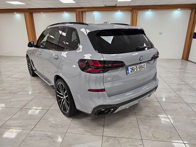 Image for 2026 BMW X5 50e M Sport Pro // PAN SUNROOF