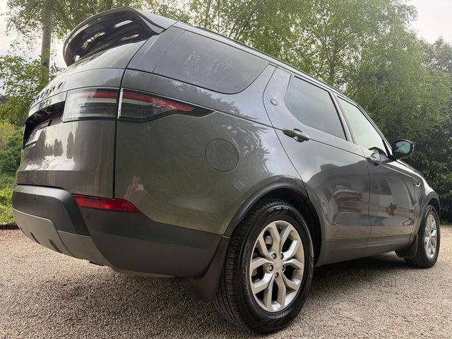 Image for 2018 Land Rover Discovery 7 Seat 2.0 TD4 SE *Panoramic Glass Roof…Full Land Rover Service History *