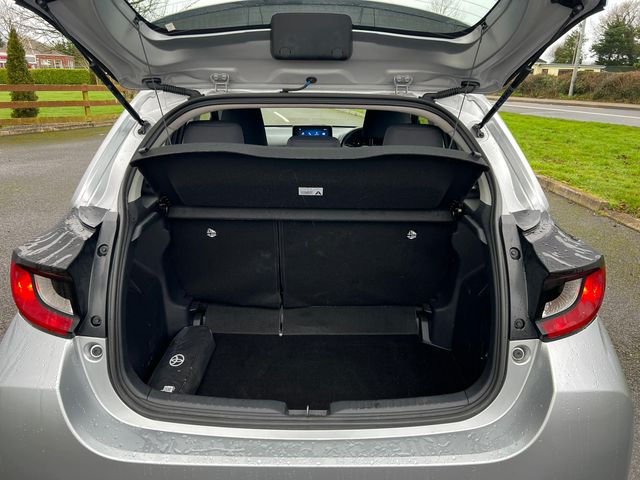 Image for 2025 Toyota Yaris Hybrid 115 Luna