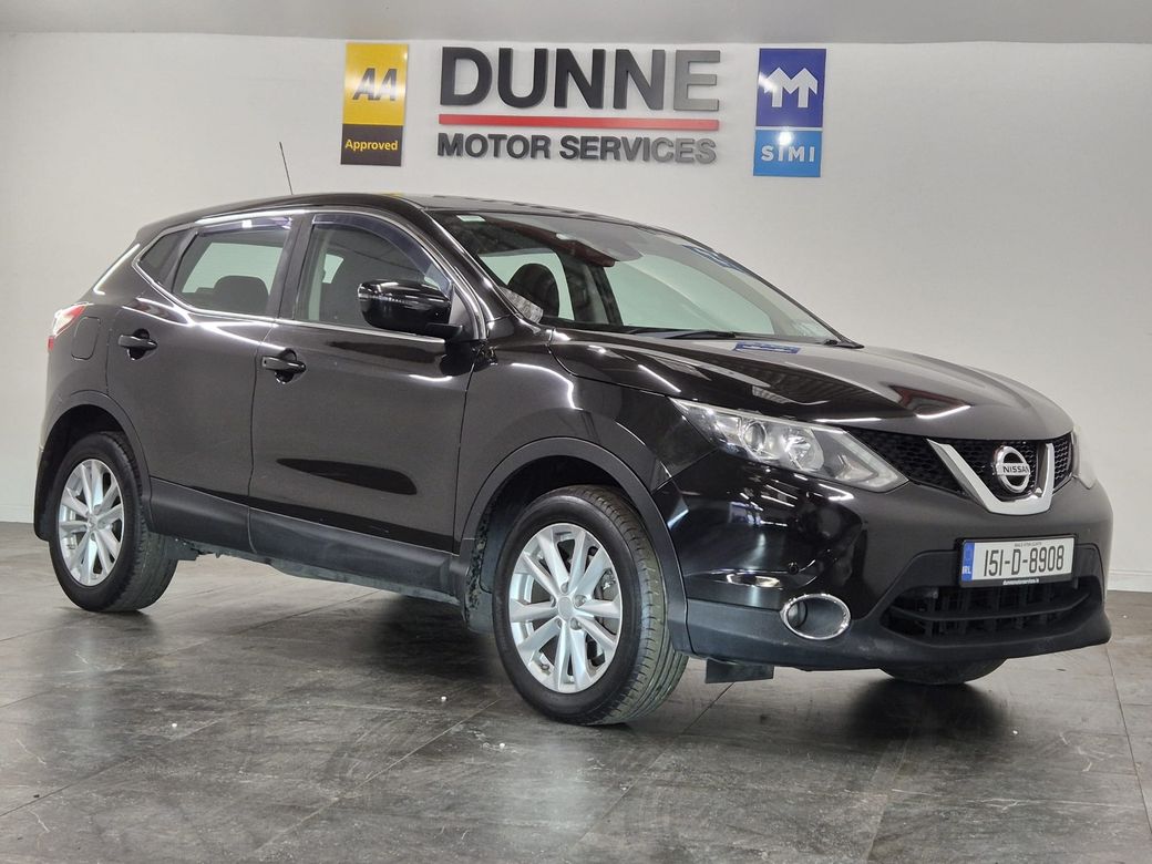 Image for 2015 Nissan Qashqai **2 KEYS **LANE ASSIST **CRUISE CONTROL **FRONT AND REAR PARKING SENSORS **DUAL DIGITAL CLIMATE CONTROL **MULTI FUNCTION STEERING WHEEL **ELECTRIC FOLDING MIRRORS **17" BRUSHED SILVER WHEELS **