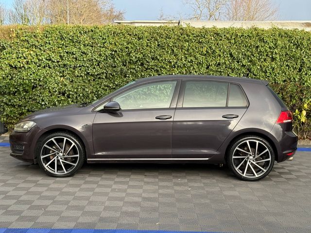 Image for 2015 Volkswagen Golf R-LINE PACK 1.2 TSI AUTO // LOUNGE EDITION // NEW 19" ALLOYS // REVERSE CAMERA // ADAPTIVE CRUISE CONTROL