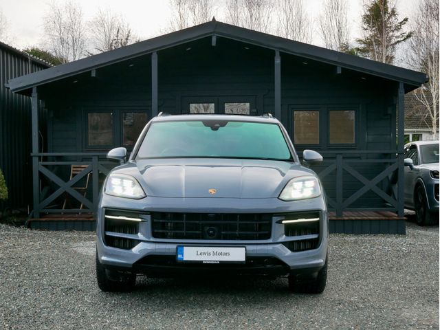 Image for 2025 Porsche Cayenne V6 E-HYBRID HIGH SPEC, BURMESTER, LED LIGHTS, REAR AXLE STEERING, AIR SUSPENSION, SPORT CHRONO