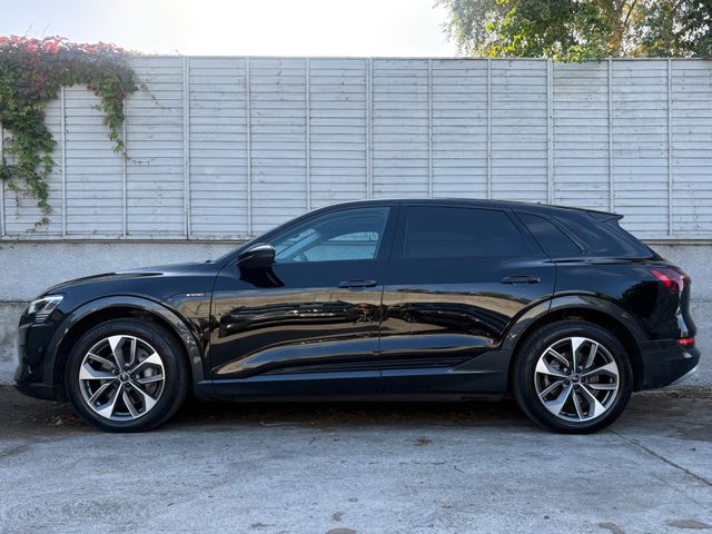 Image for 2021 Audi e-tron TECHNIK 50 QUATTRO / BIG SPEC / PAN ROOF / DUAL ZONE CLIMATE / ONE OWNER / FULL AUDI HISTORY / *FINANCE OPTIONS AVAILABLE*