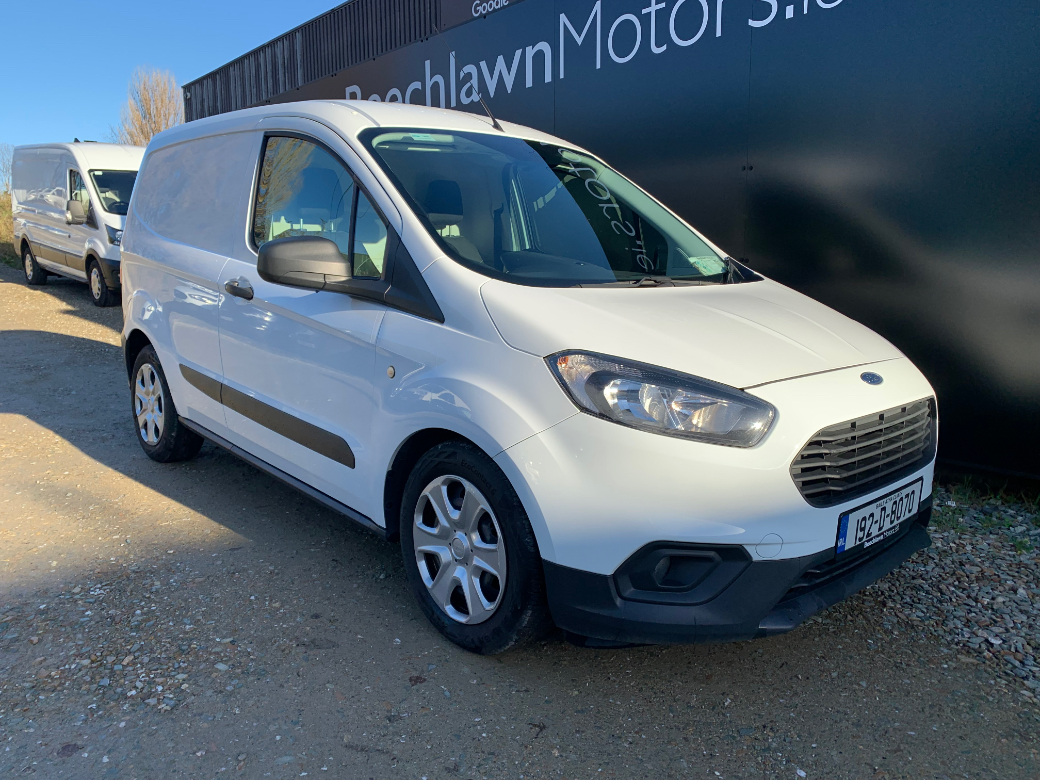 Image for 2019 Ford Transit Courier 1.5 TDCI 6SP TREND // PRICE EXCL. VAT // 07/26 CVRT // ONE PREVIOUS OWNER // FULL DOCUMENTED SERVICE HISTORY // PARKING SENSORS, BLUETOOTH AND ELECTRIC WINDOWS // 