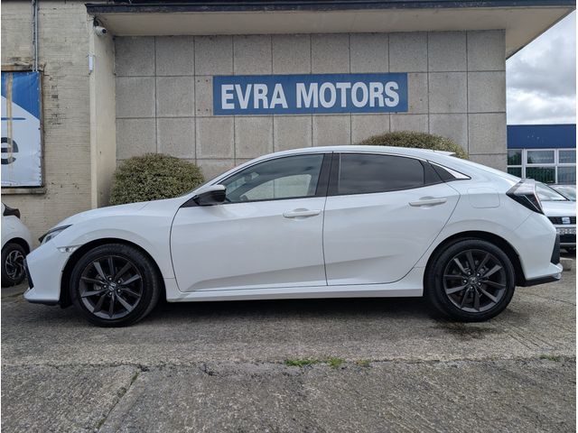 Image for 2021 Honda Civic 1.0 PETROL //LOW MILES//REVERSE CAMERA//ADAPTIVE CRUISE CONTROL//SAT NAV//FULL SERVICE HISTORY//