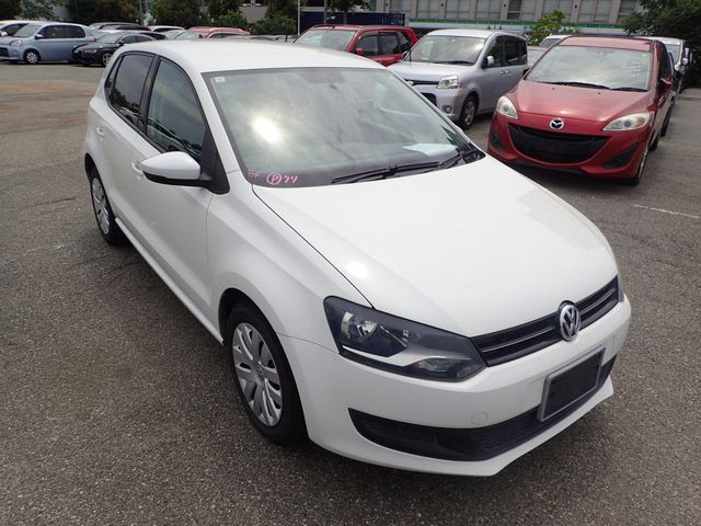 Image for 2013 Volkswagen Polo 1.2 TSI COMFORTLINE PETROL AUTOMATIC // JUST 45000 KMS FROM NEW // REVERSING CAMERA // PRO MEDIA PACK // IMMACULATE EXAMPLE // IDEAL STARTER CAR