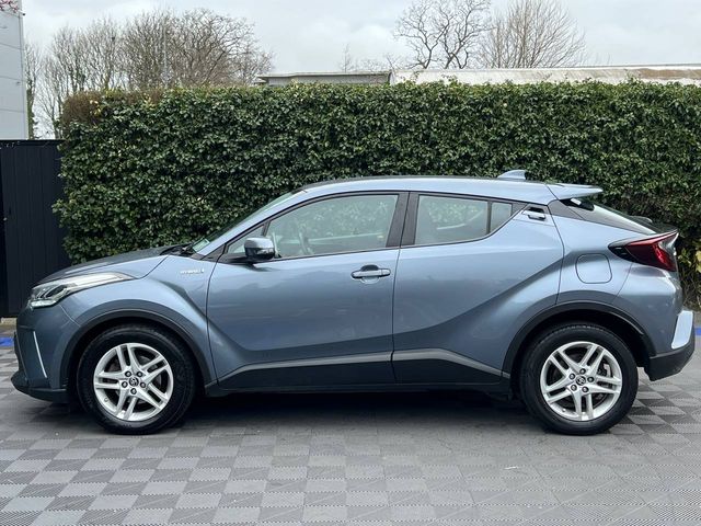 Image for 2020 Toyota C-HR LUNA 1.8 HYBRID // REVERSE CAMERA // DUAL ZONE CLIMATE CONTROL // SERVICE HISTORY