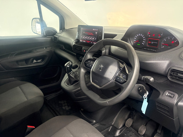 Image for 2021 Peugeot Partner 