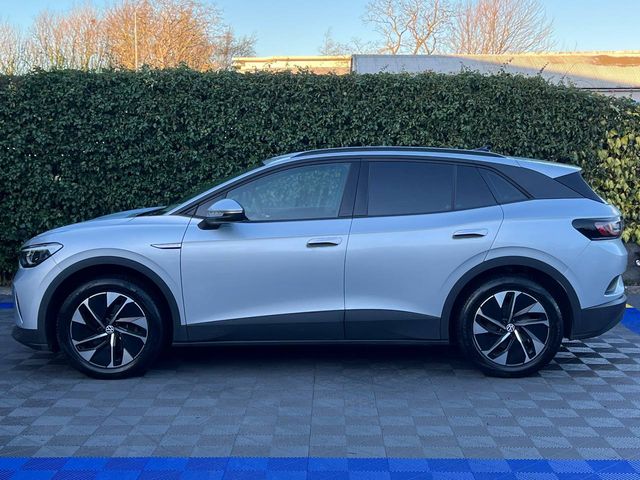 Image for 2023 Volkswagen ID.4 ID.4 PURE LIFE 52KWH // LOW MILEAGE // HEATED STEERING WHEEL // 19" DIAMOND CUT ALLOYS