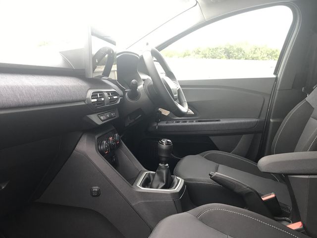 Image for 2026 Dacia Sandero Expression TCe 100 E06X