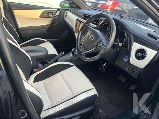 Image for 2016 Toyota Auris G PACKAGE - BLACK & WHITE LEATHER UPHOLSTERY - FACTORY ALLOYS - TOYOTA SAFETY SENSE - REVERSE CAMERA