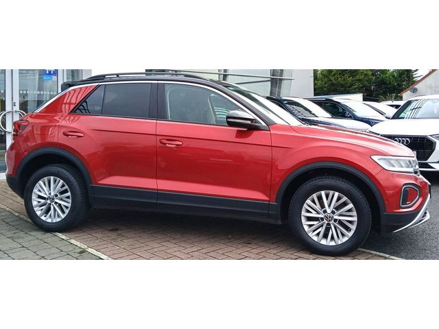 Image for 2023 Volkswagen T-Roc Life 2.0 TDI 116HP **REAR VIEW CAMERA, APP CONNECT, 