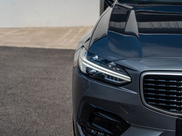 Image for 2018 Volvo S90 D4 R-DESIGN